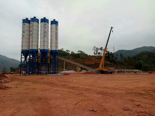 購買須知！建筑工程應(yīng)該選擇使用哪種混凝土攪拌機(jī)