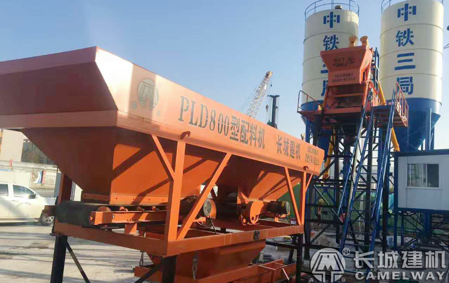 hzs35型混凝土攪拌站長城建機(jī)山