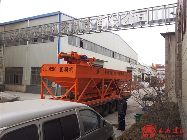 鄭州長(zhǎng)城重工攪拌站、塔機(jī)、升降機(jī)廠(chǎng)家直銷(xiāo)