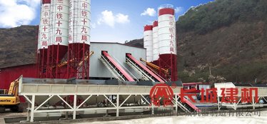 混凝土攪拌站出料口不出料是咋回事？