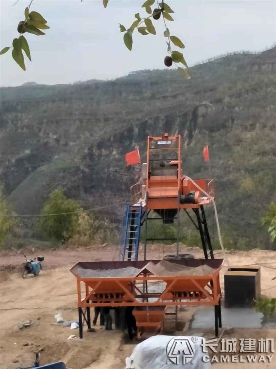 山西呂梁客戶購買的hzs35攪拌站上選用的js750混凝土攪拌機