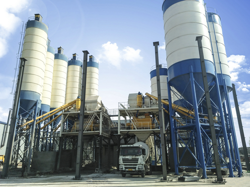 240攪拌機(jī)每盤打多少方，240混凝土攪拌站多少錢