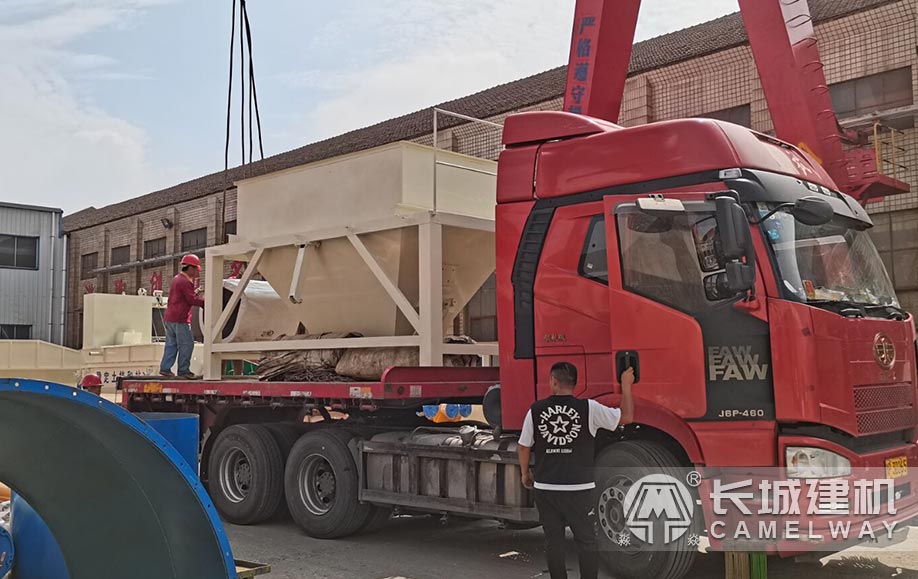 灰土拌合機(jī)設(shè)備發(fā)貨