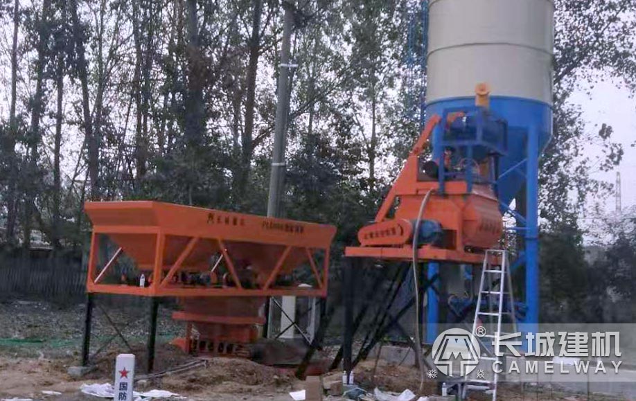 JS500小型混凝土攪拌機現(xiàn)場