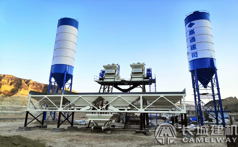 鋼結(jié)構(gòu)式配料機(jī)現(xiàn)場(chǎng)圖