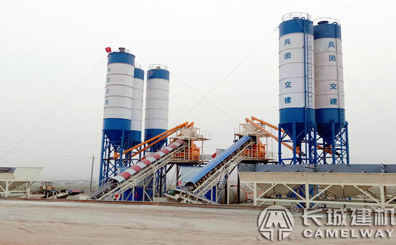 混凝土攪拌站現(xiàn)場(chǎng)圖片